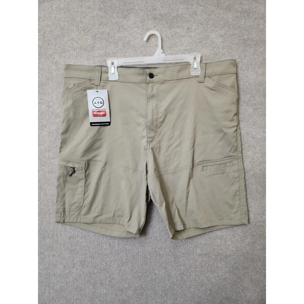 Wrangler ATG All Terrain Gear Shorts Mens 42 Tan Performance Utility Cargo NEW